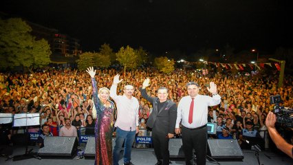 Havran kurtuluş coşkusunu Fehrat Göçer ile yaşadı